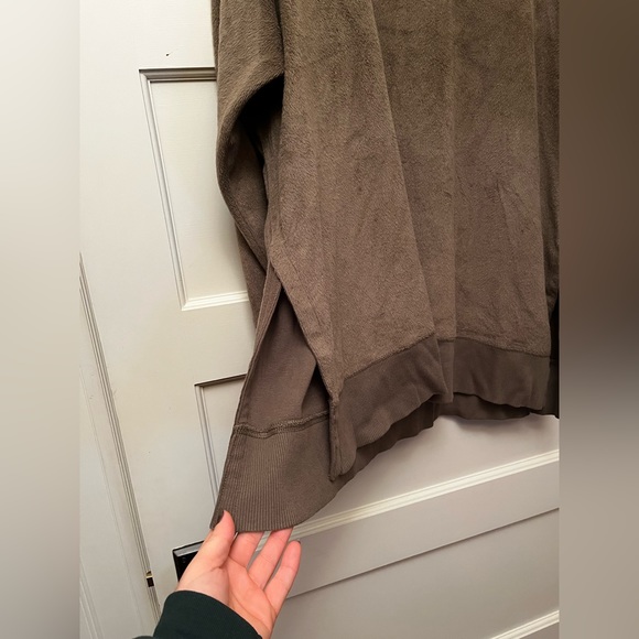 Aerie Oversized Olive Green Crewneck - Picture 2 of 2